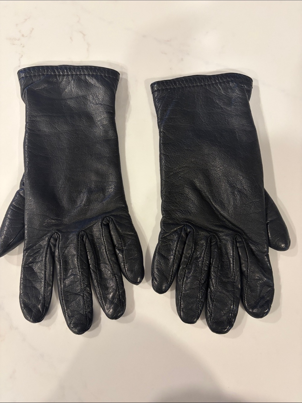 Classic Women’s Black Leather Size 7